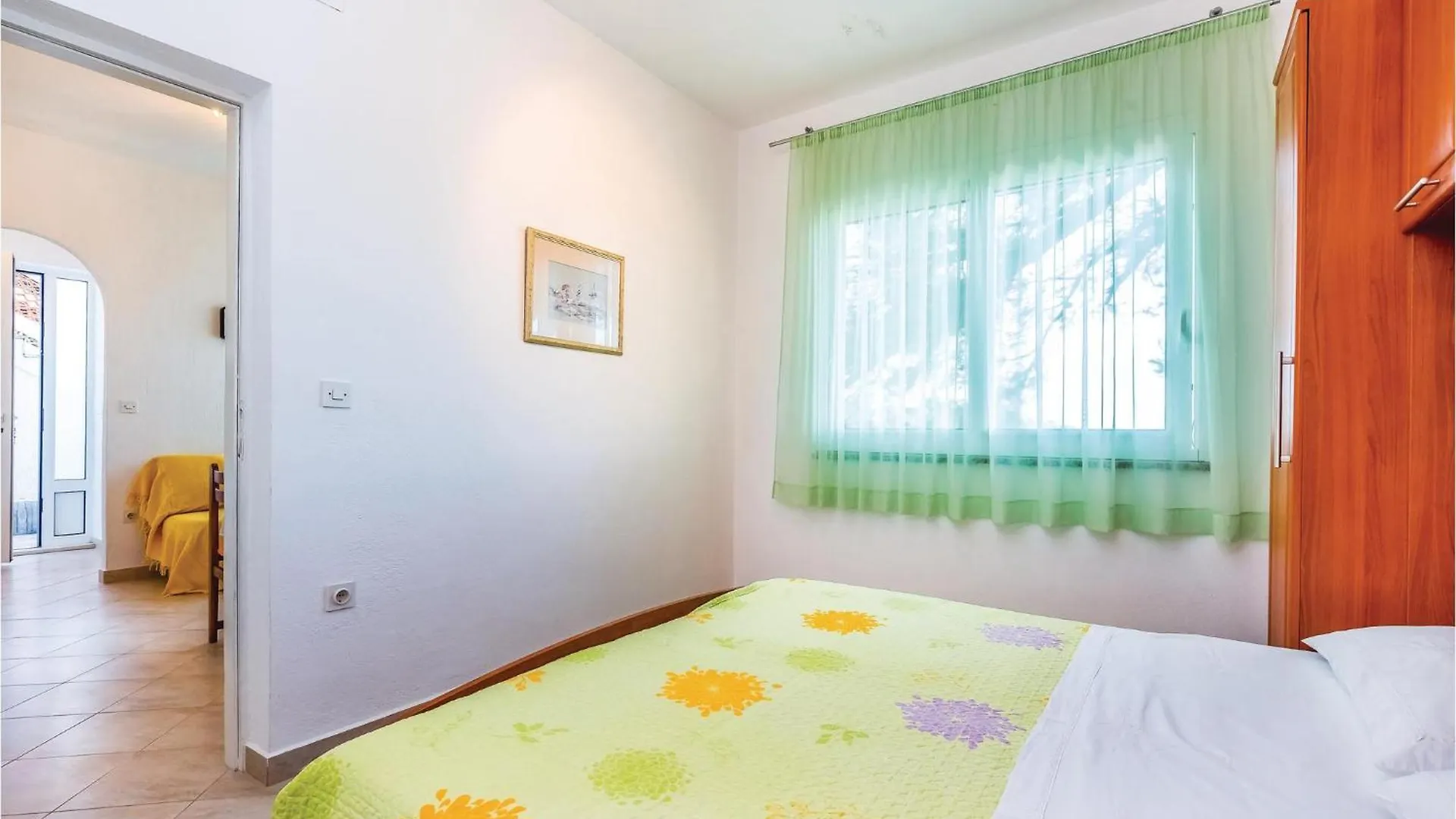 Awesome apartment in Supetarska Draga with 1 Bedrooms&WiFi