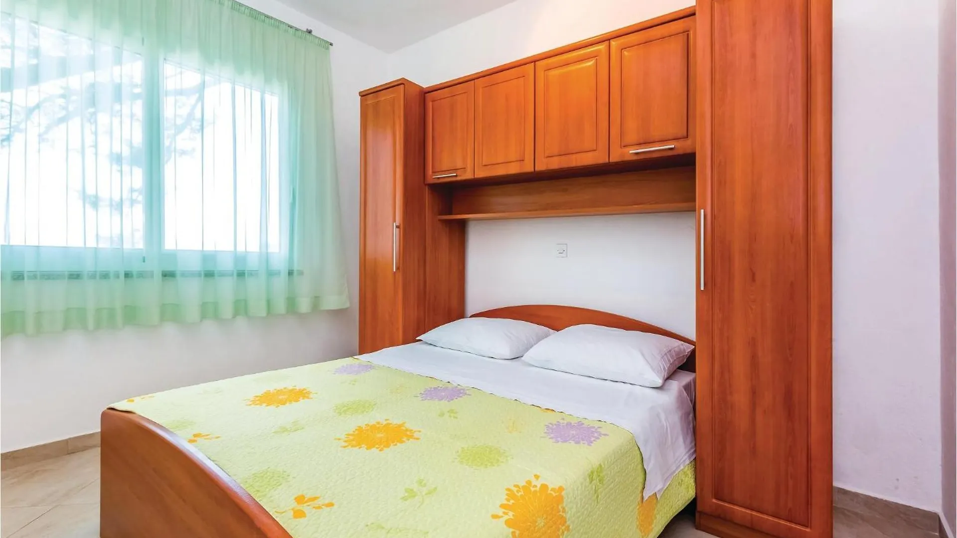 1 Bedroom Awesome Apartment In Supetarska Draga