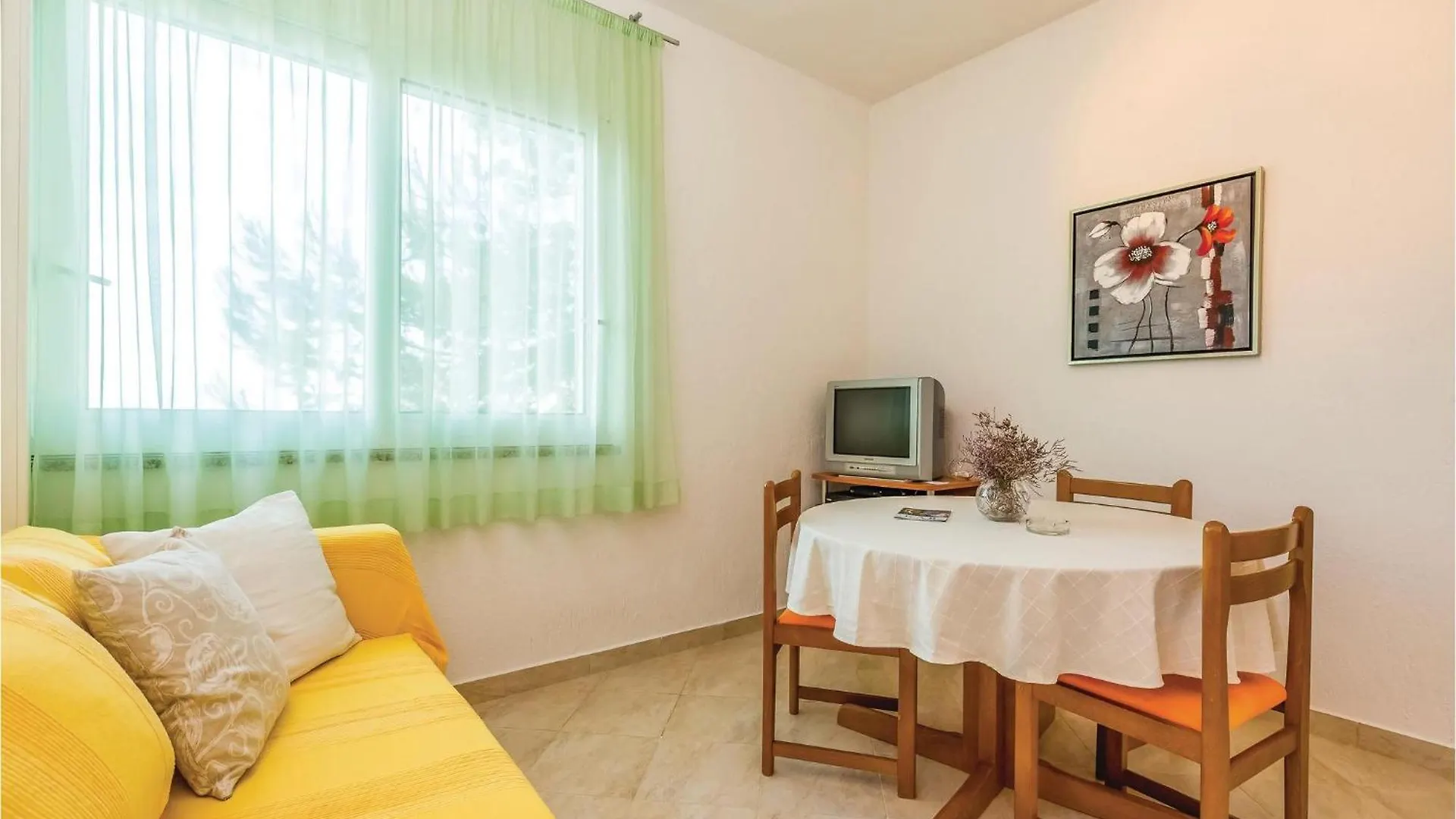 1 Bedroom Awesome Apartment In Supetarska Draga