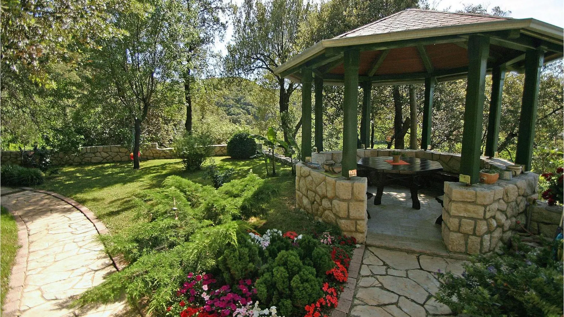 1 Bedroom Awesome Apartment In Supetarska Draga